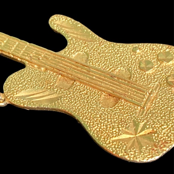 14KT Guitar Pendant, Vintage Diamond-Cut Yellow Gold - Picture 3 of 9